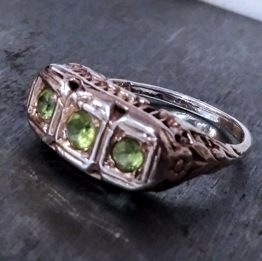 Art Deco Peridot 2 Toned Sterling/Champagne Ring